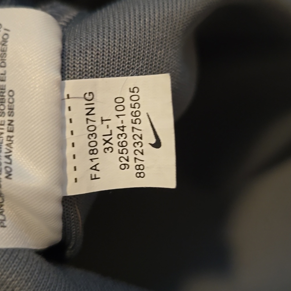 Nike Gray and White Pullover Hoodie - Picture 3 of 5